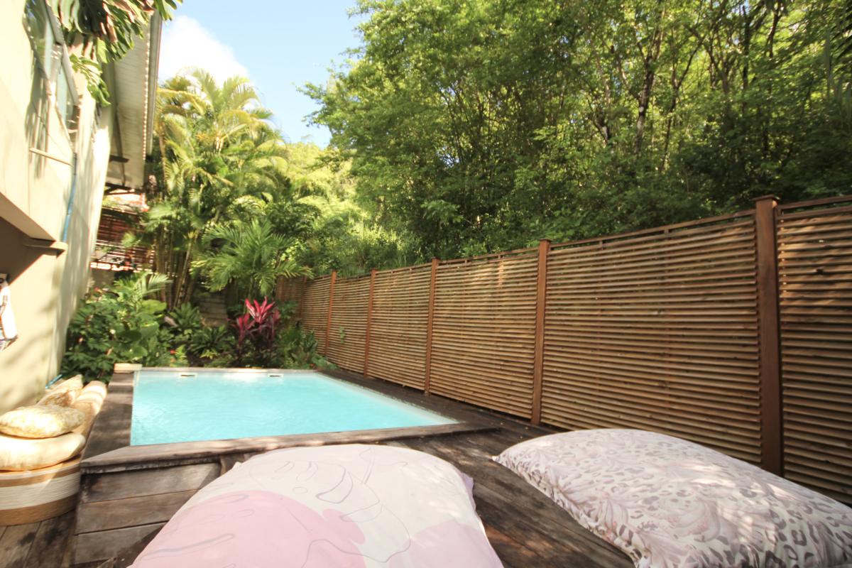 Location Villa 3 chambres Trois Ilets  - Piscine vue portillon jardin